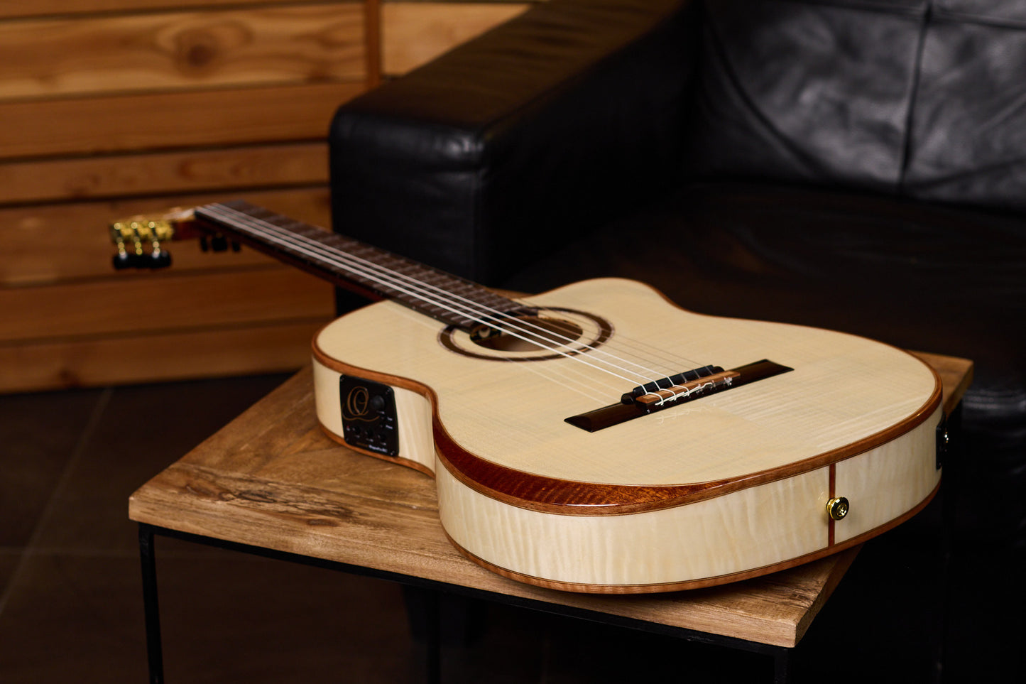 BRIDESUITECE ORTEGA The Private Room 4/4 Konzertgitarre 6-String - Natural + Gigbag